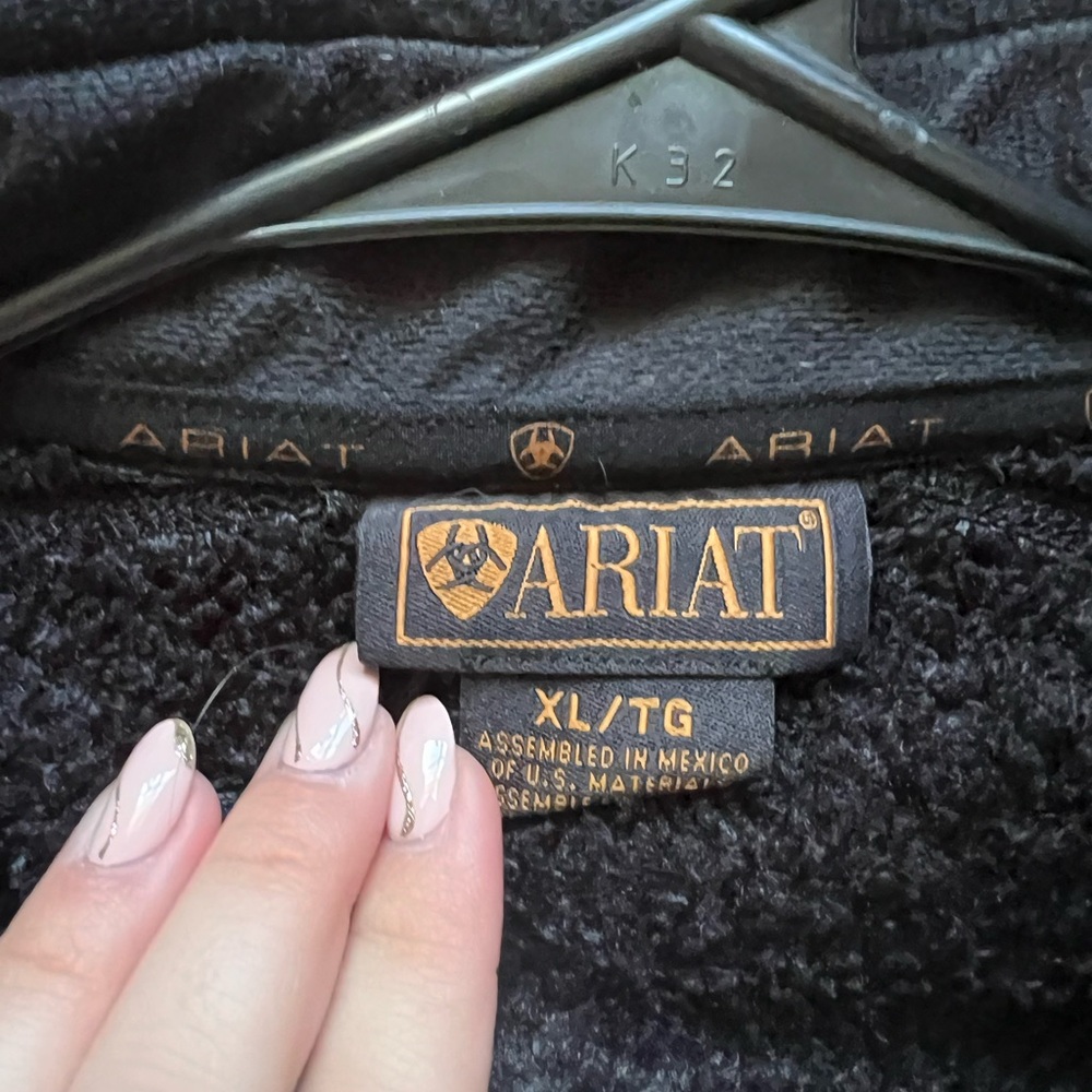Ariat Women's Boucle Sherpa Fleece Full Zip Black Sweater Cardigan - Picture 2 of 4
